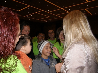 Vassula prays over the people