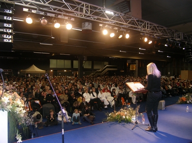 Vassula speaking at the Ecumenical Conference in Namur 2009