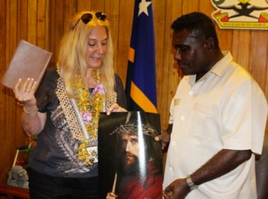 Vassula and Prime Minister Lilo of Solomon Islands
