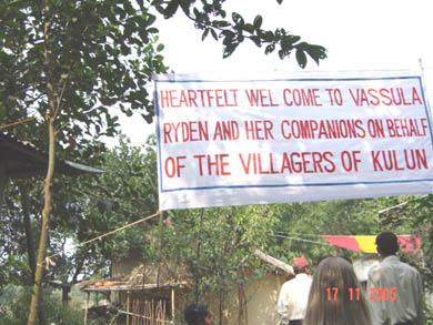 A welcome by the whole village, leading us to the first TLIG School