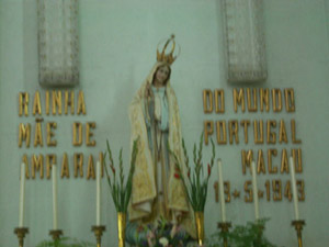 Inside the Cathedral of Macao, the devotions to Our Lady of Fatima and the Sacred Heart of Jesus are in full evidence.  Being only a boat ride away from HK and Mainland China, Macao's Catholic community is sadly decreasing; Fr. Paul shared with us the need for a revival of the faith.