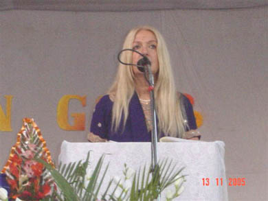 Vassula speaking in Jamshedpur