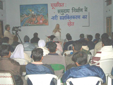 Vassula speaks to seminarians  at a Meeting in Tarunoday Theologate, Ranchi's Jesuit school for Seminarians. This ended her engagements in Ranchi