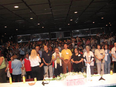 People lining up for Vassula to pray over them 