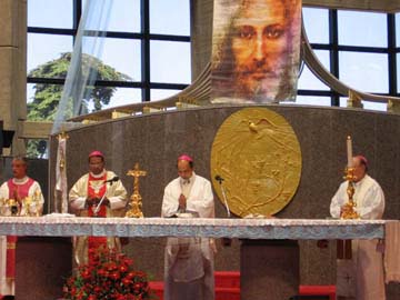 Bishop Felix Toppo of Jamshedpur, and Bishop Anil Couto of New Delhi, (India) with Bishop Joao Evangelista Terra of Brasilia, (Brazil)